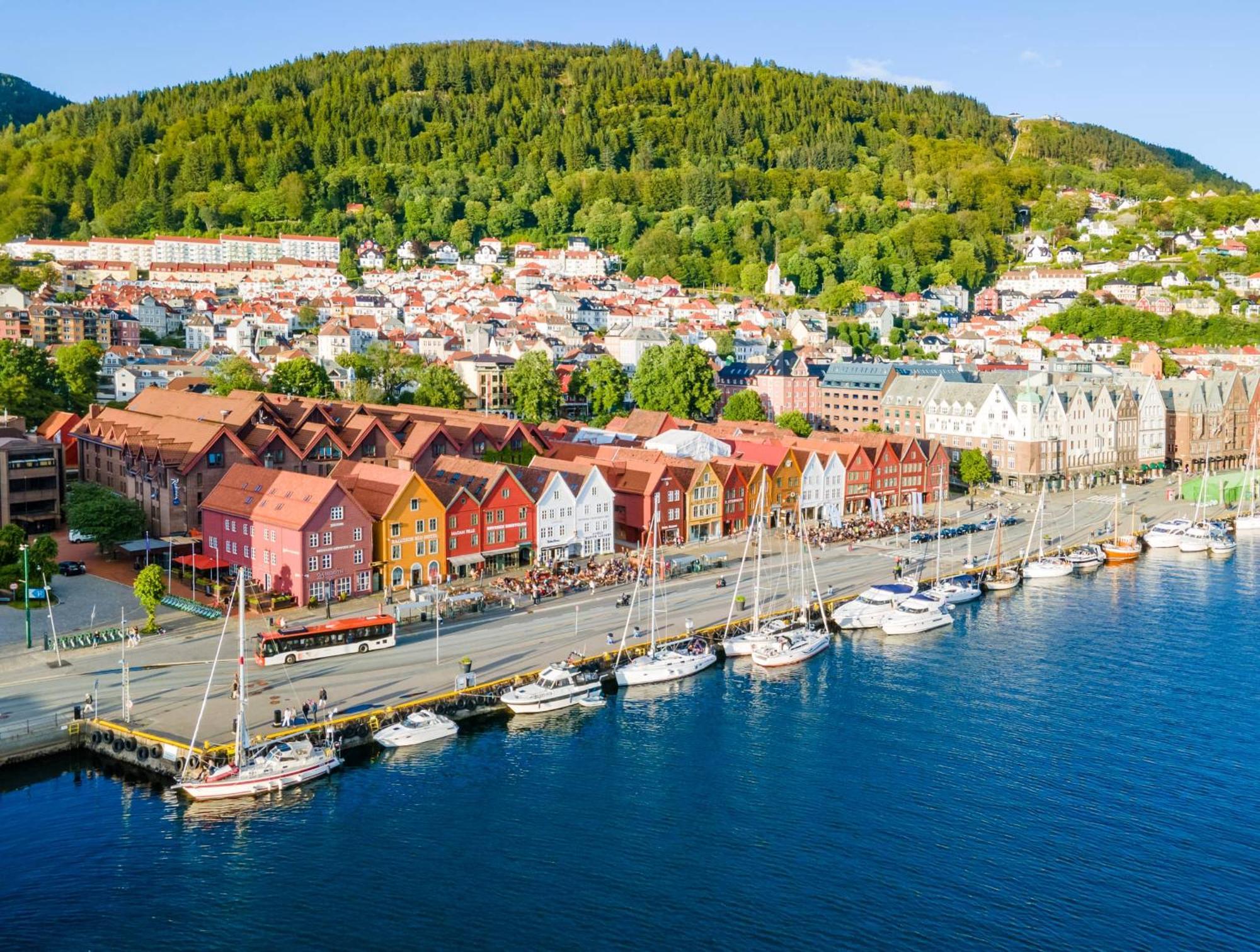 Live In Historic Building - View To Bryggen Apartment Bergen Exterior photo